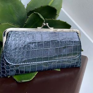 Navy crocodile embossed wallet clutch like new kiss lock